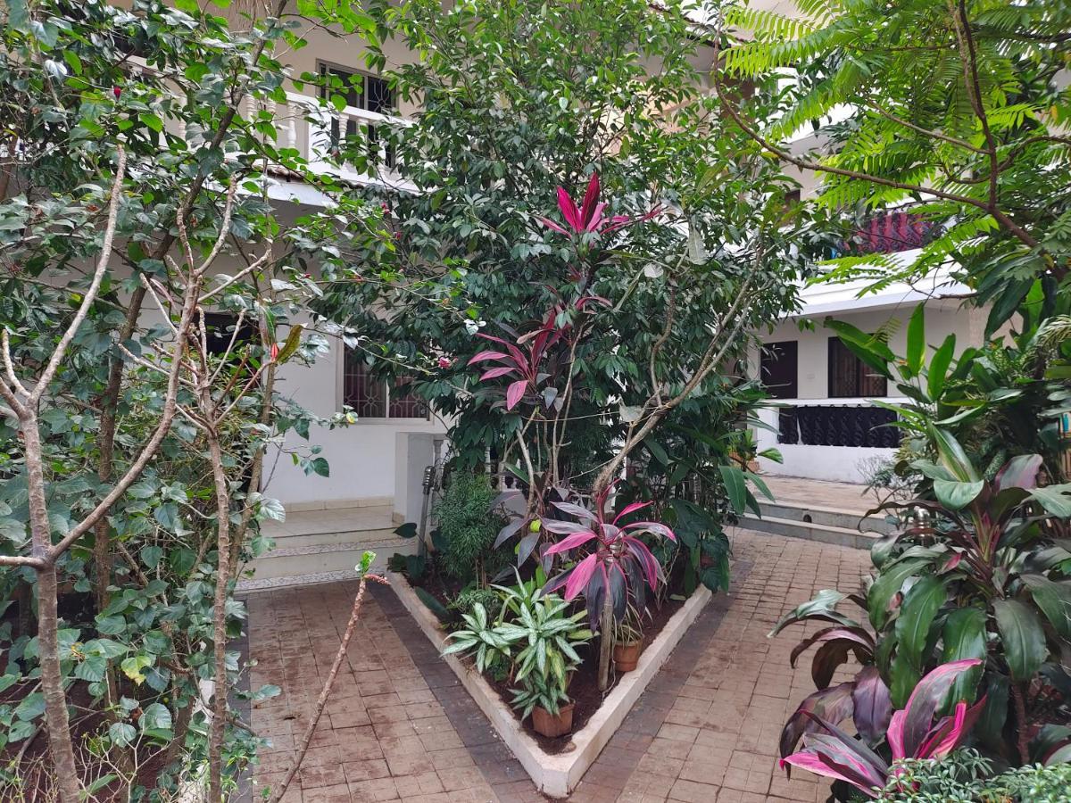 Hotel Casita วากาตอร์ ภายนอก รูปภาพ